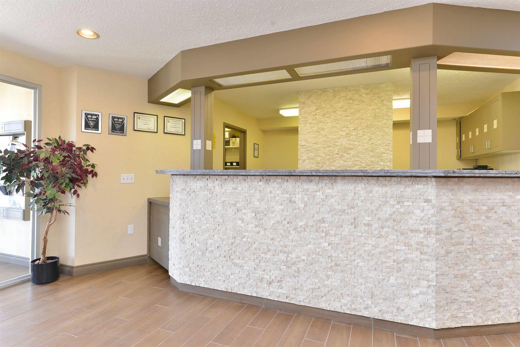 Super 8 By Wyndham Calgary/Airport YYC Exterior foto